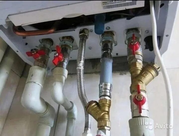 Распайка отопления газового котла Gaslighting your home. Installation of heating and water supply pipes. Replaceme