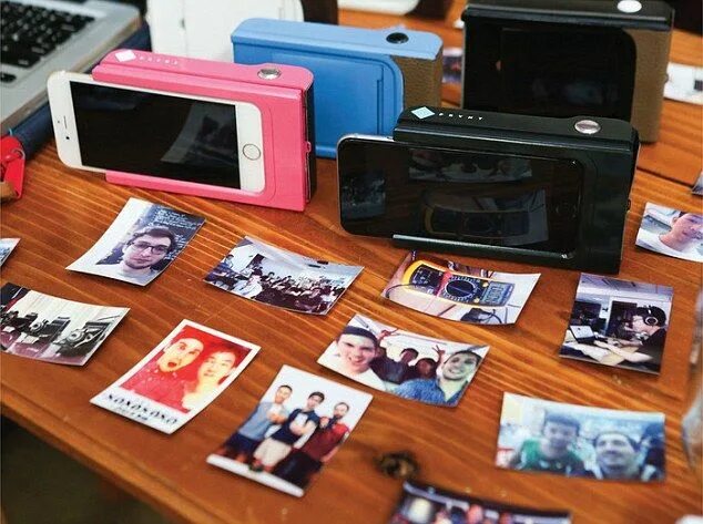 Распечатать фото с телефона на бумаге Turn your smartphone into a Polaroid camera with Prynt Instant camera, Camera ca