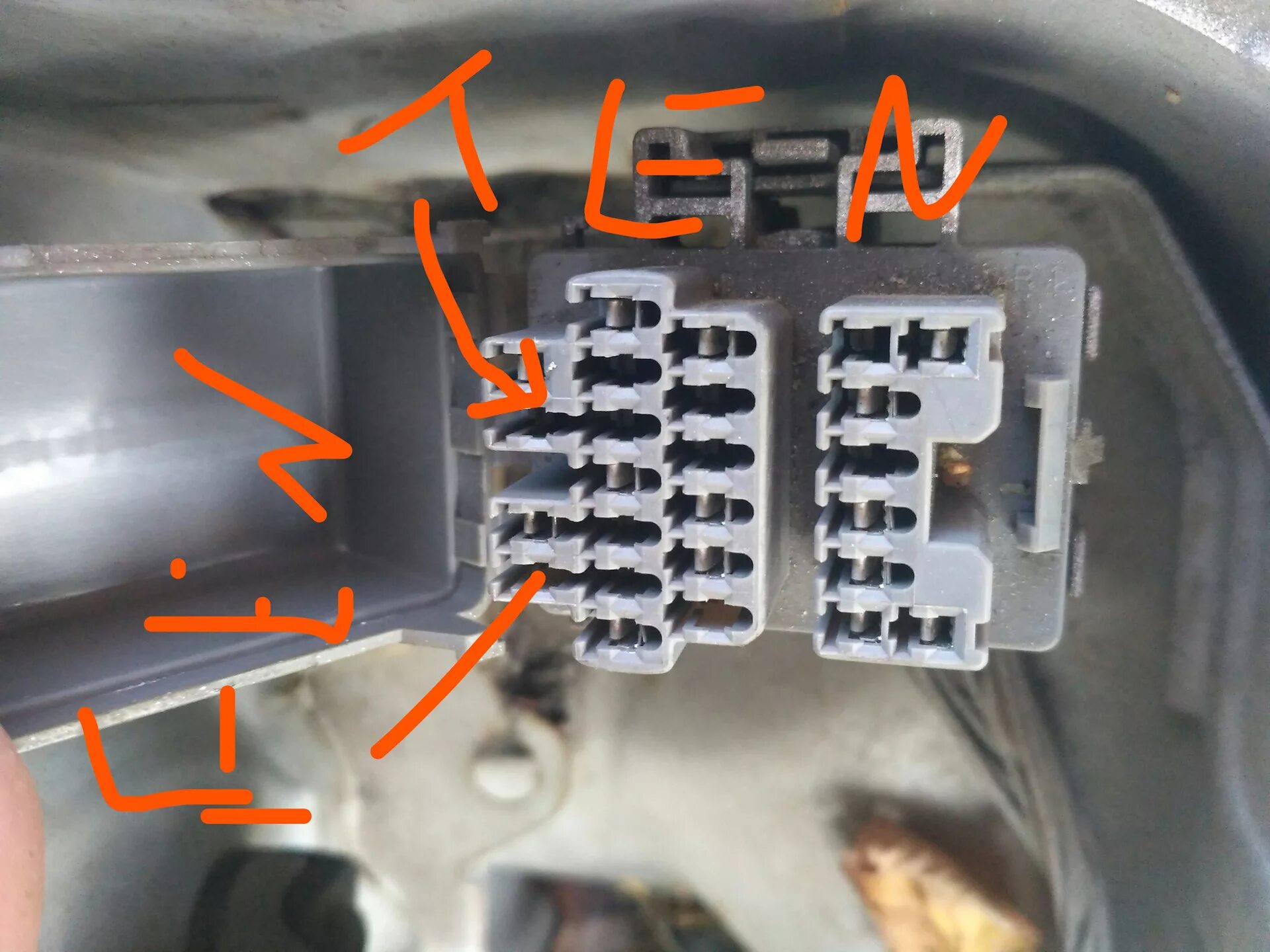 Распиновка мазда 626 Какие контакты идут на ten fen - Сообщество "Mazda 626" на DRIVE2