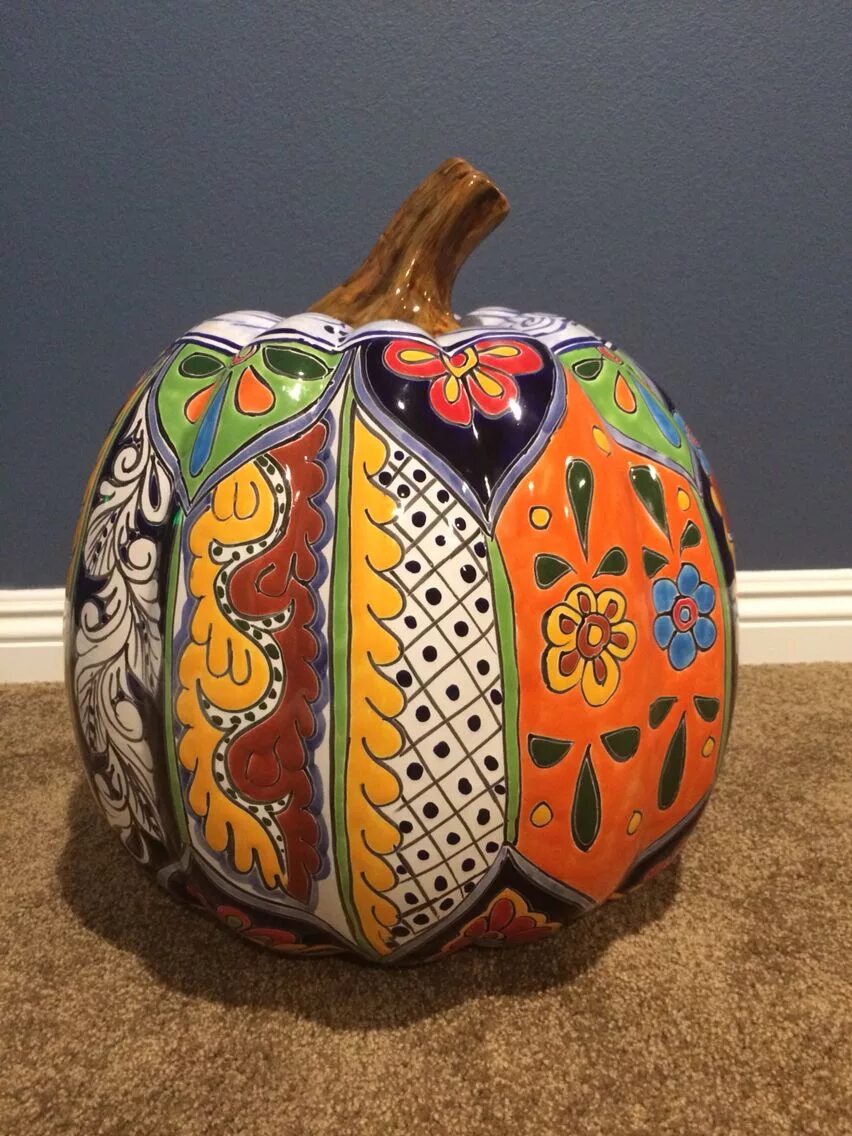 Расписные тыквы фото My new talavera pumpkin! Talavera pottery, Painted pumpkins, Pumpkin halloween d