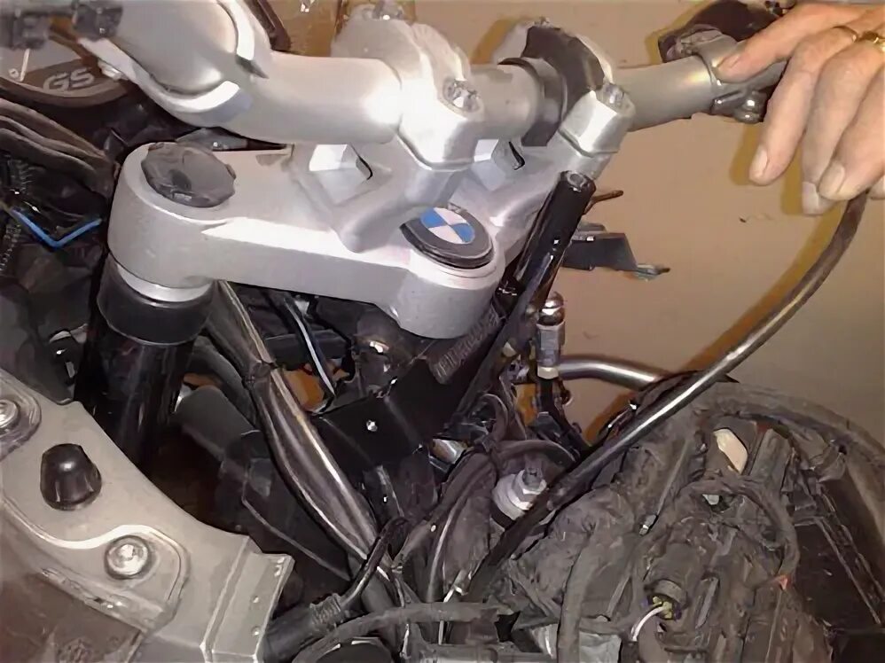 Распределитель тросов газа bmw r1200gs фото BMW R1200GS Steering Damper Install