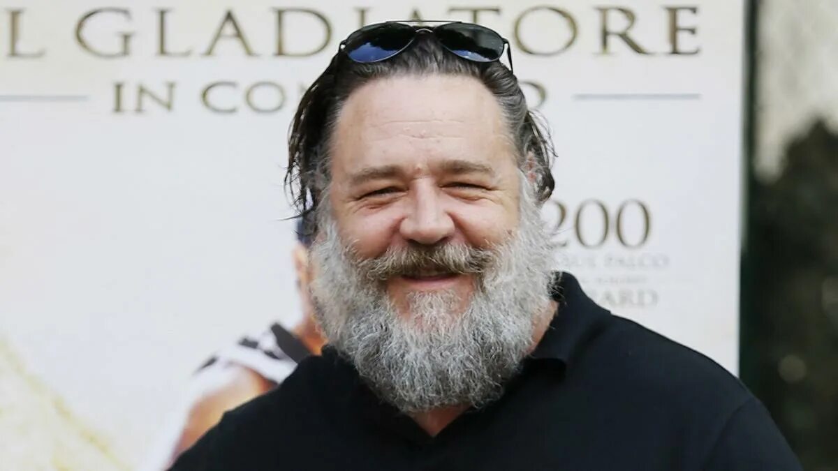 Рассел кроу как выглядит сейчас фото Russell Crowe Pokes Fun at His Enormous, Appearance-Altering Beard