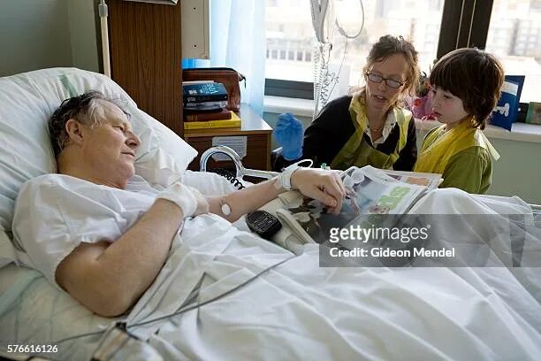 Рассеянный склероз фото больных на последней стадии Multiple Sclerosis Patient Young Photos and Premium High Res Pictures - Getty Im