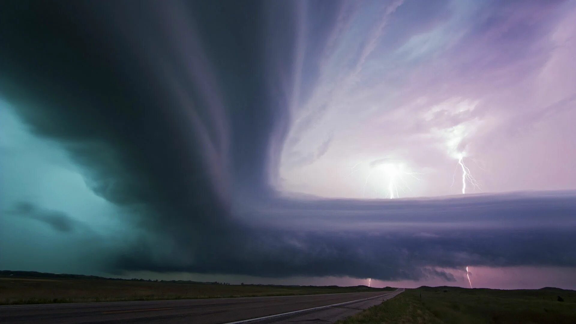 Рассмотрите фото природных явлений и назовите их Dark Weather Lightning Sky