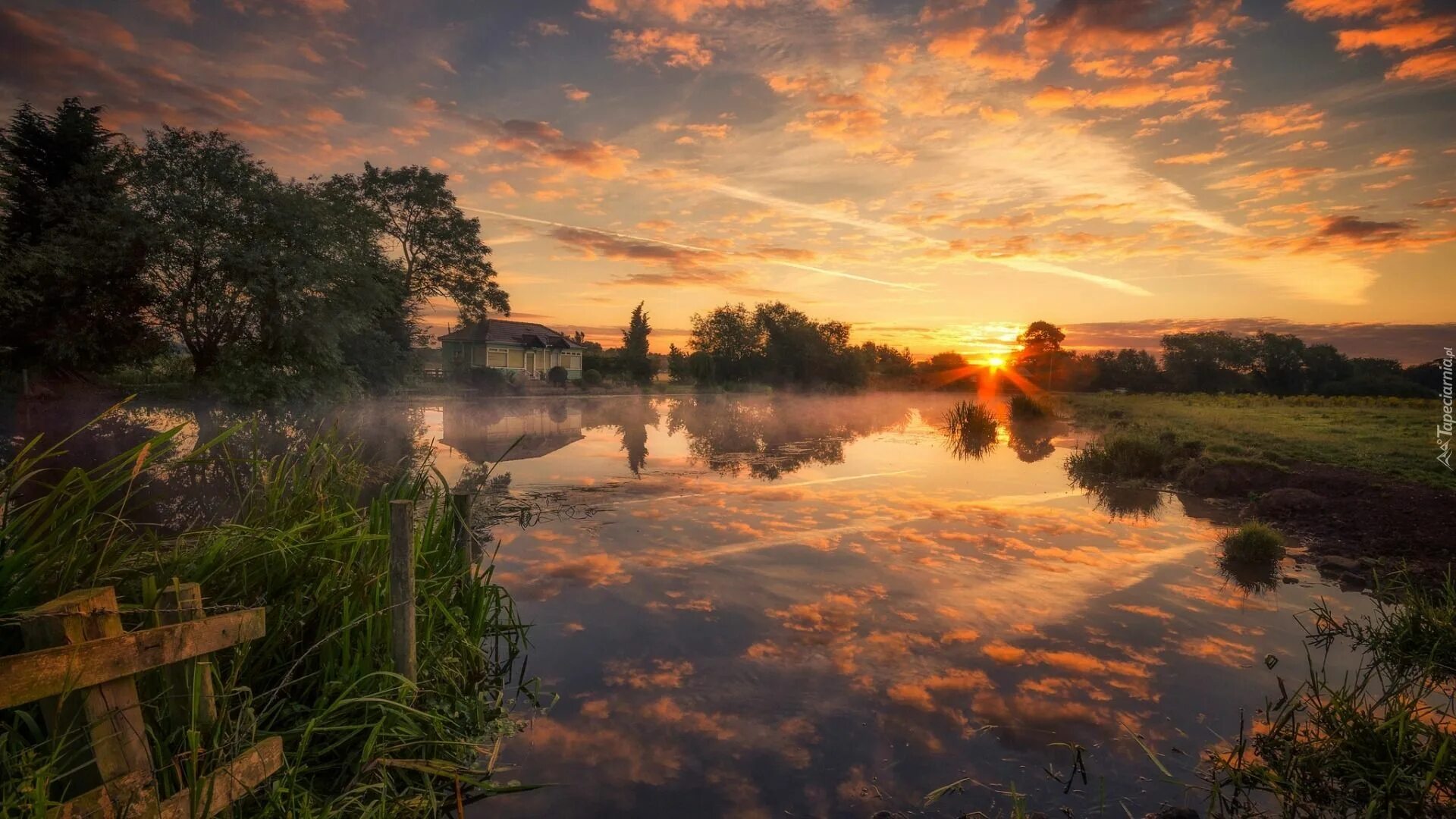 Рассвет над рекой фото Zachód słońca, Jezioro, Drzewa, Dom