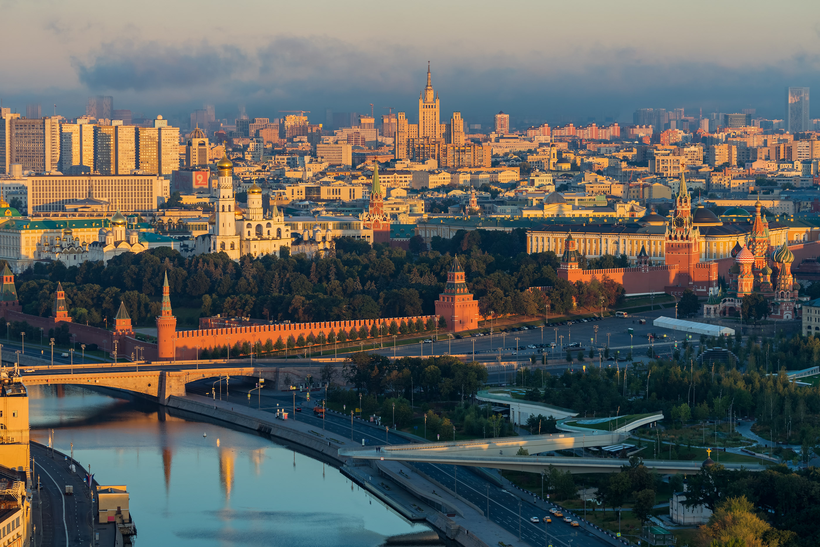 Рассвет сегодня в москве фото Cityscapes from the Kotelnicheskaya Embankment Building на Behance