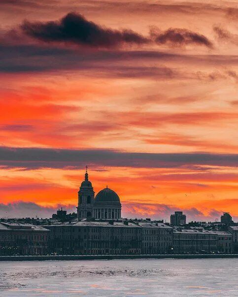 Рассвет в питере фото St. Petersburg - Naberezhnaya Makarova. Vasilevsky Island at sunset (@kudapiter)