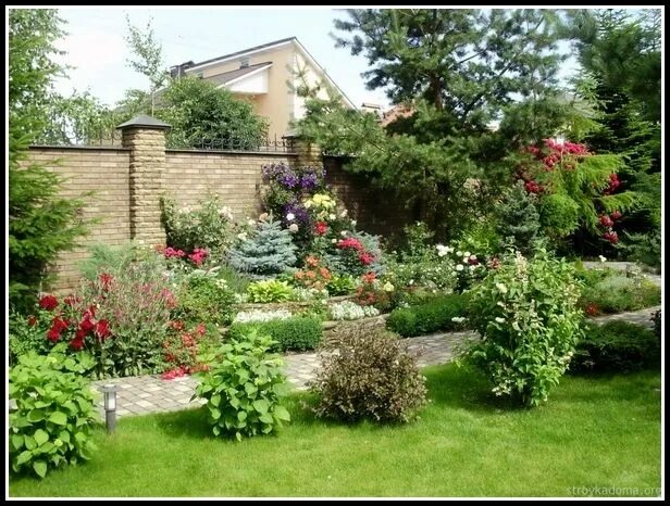 Растения на дачном участке фото Improve The Design Of A Garden Using This Type Of Useful Information Modern land