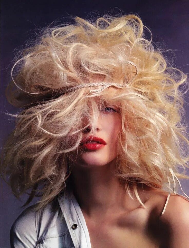 Растрепанная прическа #messy #volume Editorial hair, Hair styles, High fashion hair