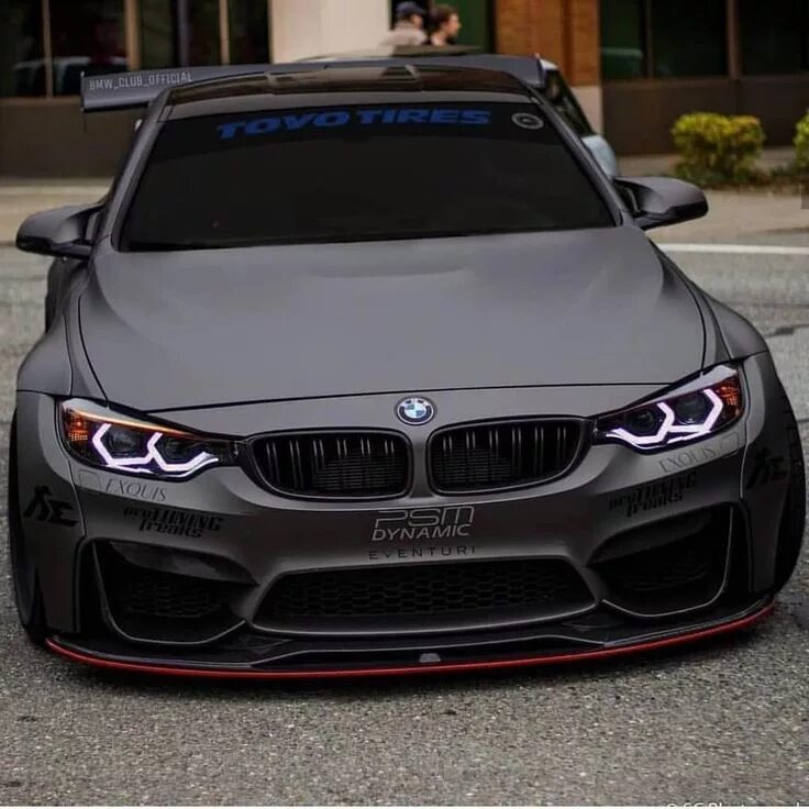 Растянутое фото бмв Pin by Adrian H on BMW Bmw, Bmw m4, Bmw cars