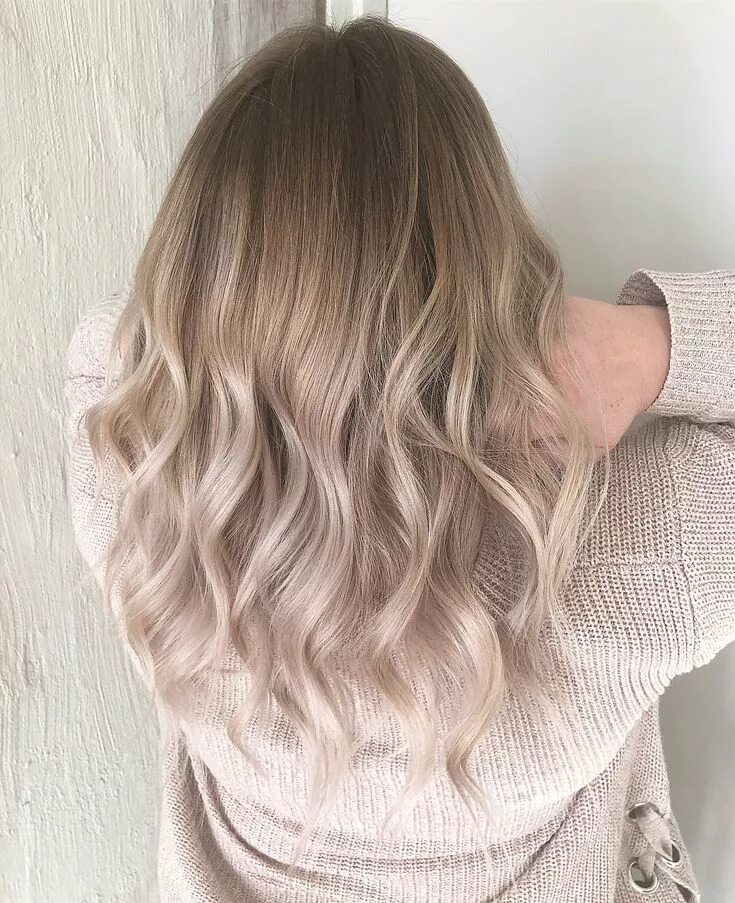 Растяжка на светлых волосах фото Pin on Beauty queen Ash blonde hair dye, Dyed blonde hair, Ash blonde balayage