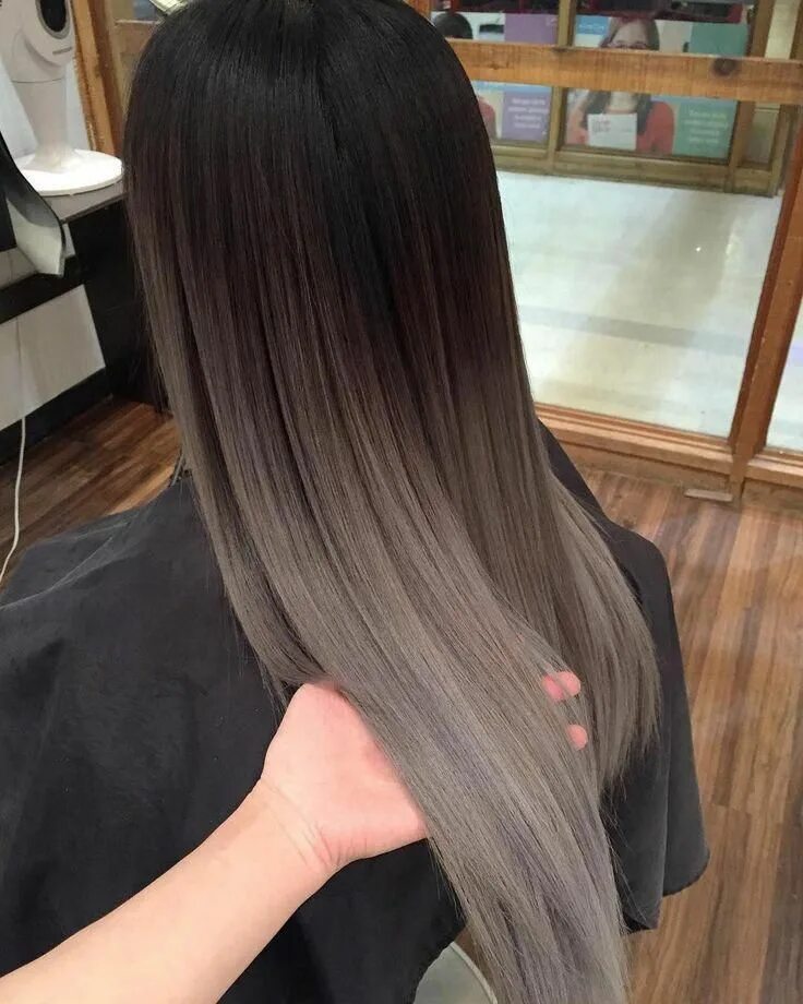 Растяжка волос темного цвета фото #silver hair highlights simple #άτ #εικόνα #ένα #Η #ίσως #περιέχει #περισσότερα 