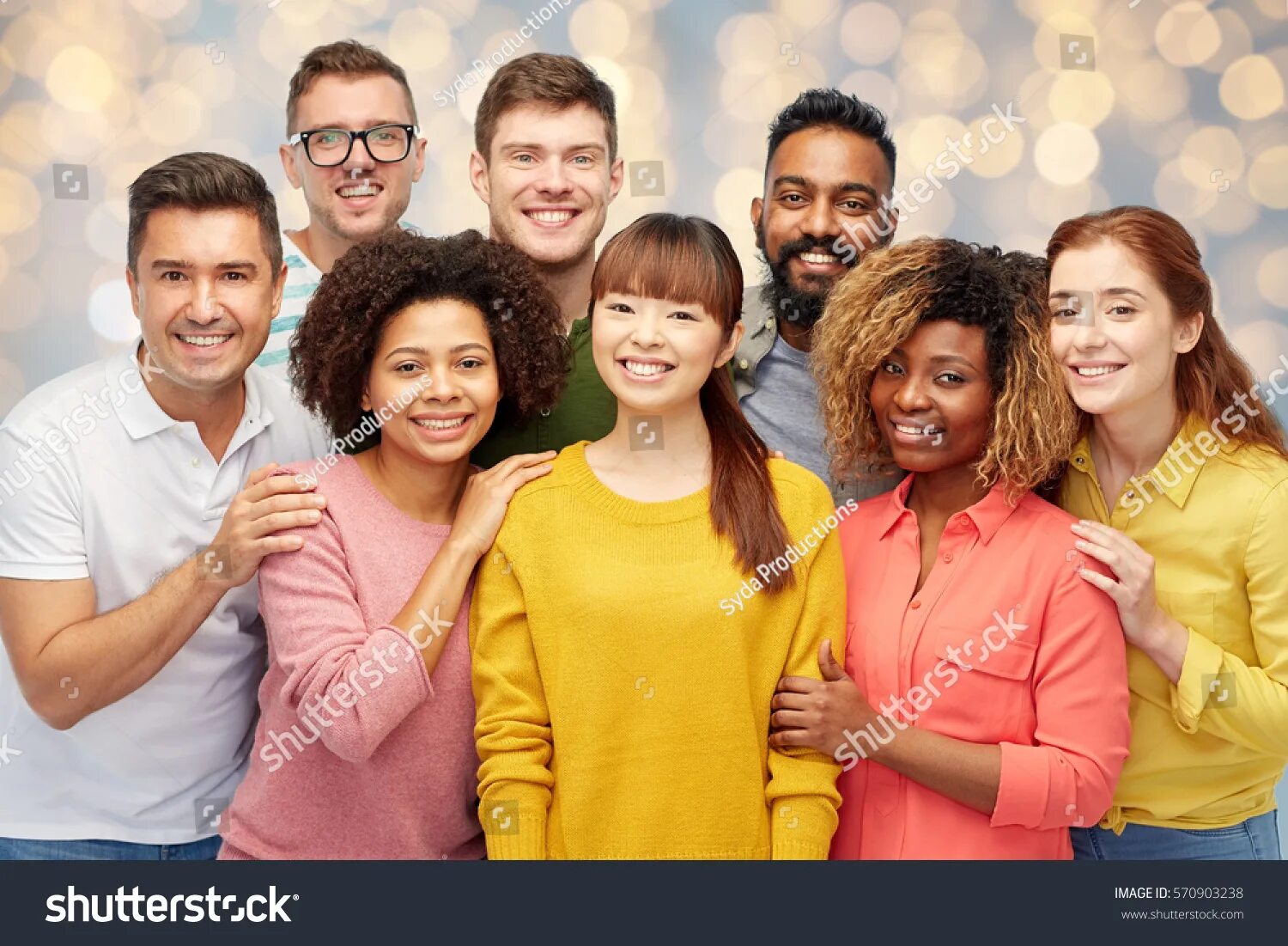 Расы людей на земле фото 125.308 Different ethnicities Gambar, Foto Stok & Vektor Shutterstock