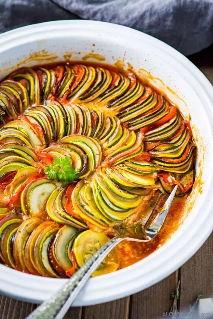 Рататуй блюдо французской кухни рецепт с фото Ratatouille Layers of yellow squash, zucchini, eggplant, potato, and bell pepper