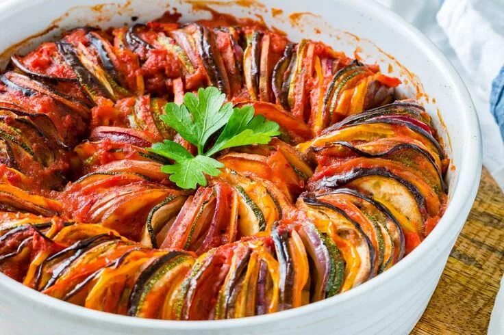 Рататуй фото блюда Classic Summertime Ratatouille is a Simple + Impressive Clean... Recipe Clean fo