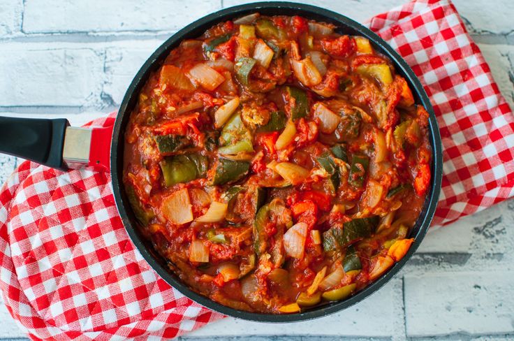 Рататуй рецепт с фото на сковороде Clean eating ratatouille recipe Recipe Ratatouille recipe, Easy clean eating rec