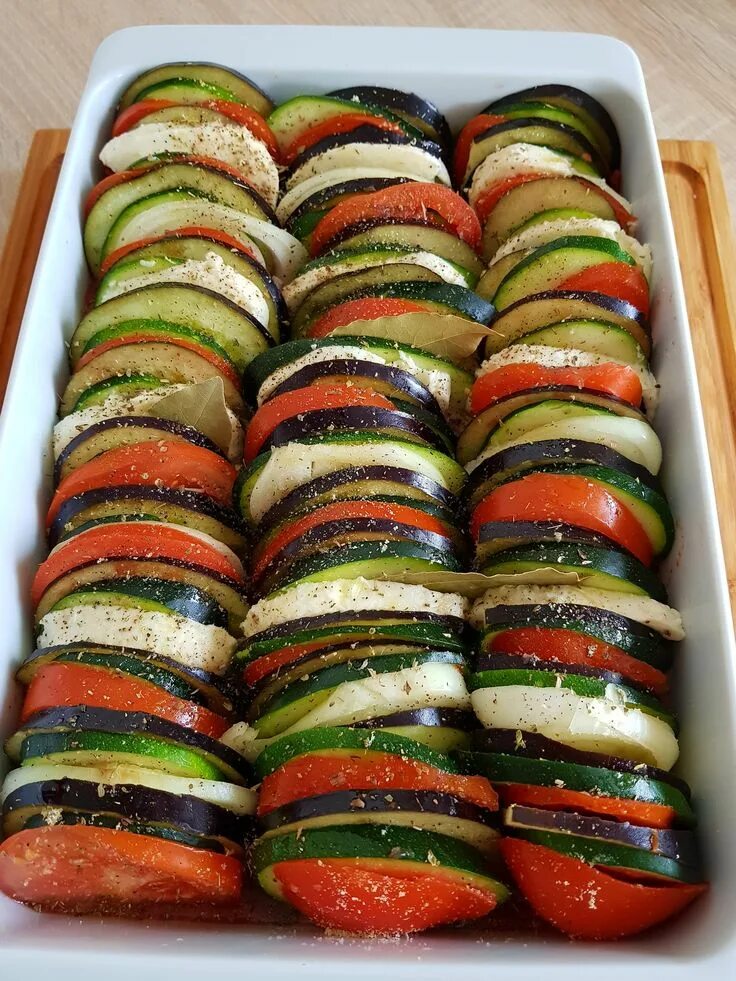 Рататуй с овощами фото Ratatouille. Dietetic food, Vegetarian party food, Helthy food