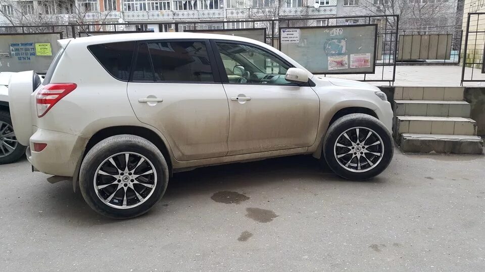 Рав 4 диски фото ДИСКИ.первая живая примерка - Toyota Highlander (XU40), 3,5 л, 2011 года колёсны