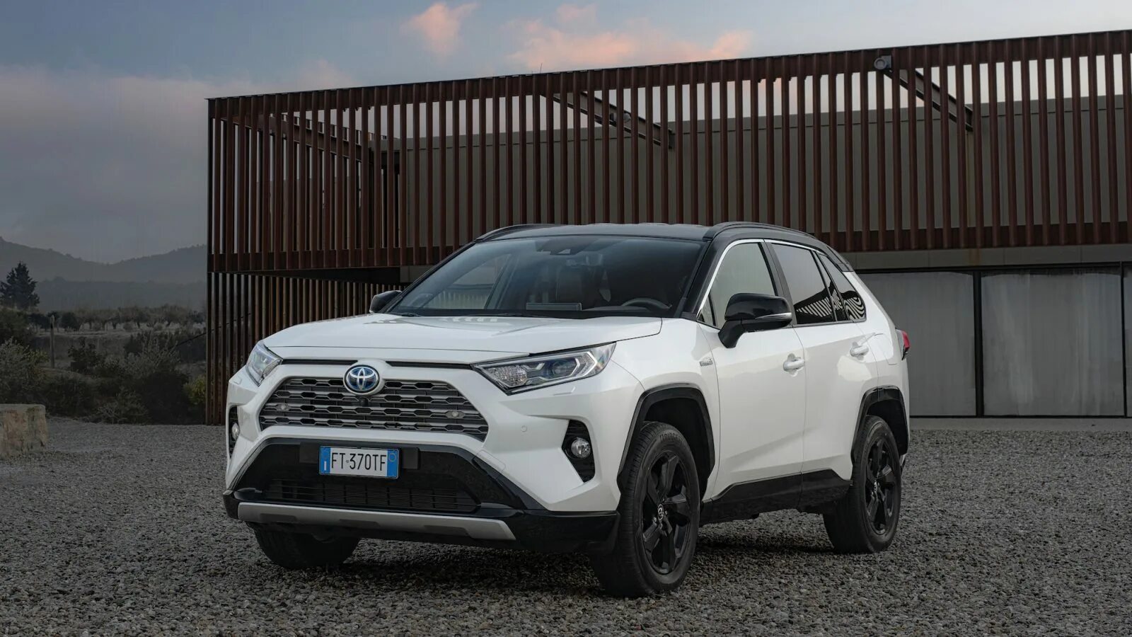 Рав 4 новый фото 2019 Toyota RAV4 Hybrid: trailblazing SUV redesigned - Toyota UK Magazine