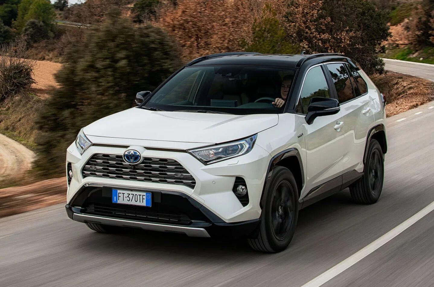 Рав 4 новый кузов фото Купить Toyota Rav4 в Москве Toyota Rav4 купить недорого Цена Toyota Rav4 от 1990