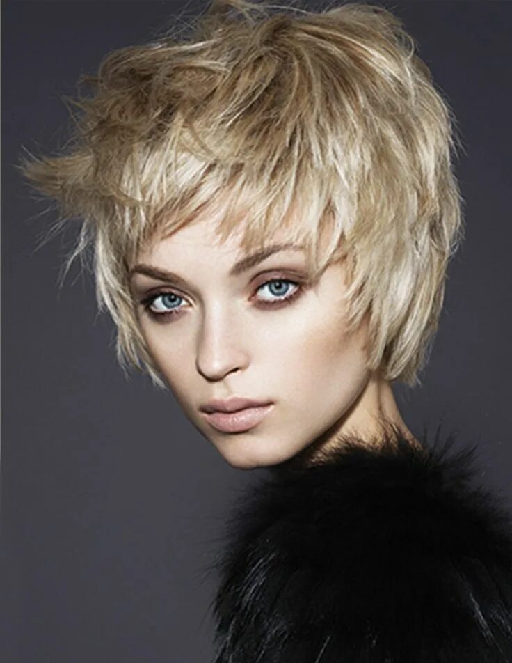 Равномерная стрижка на средние волосы Pin by Bella Nella on Hair Makeup Bar Short hair styles, Winter hairstyles, Shor