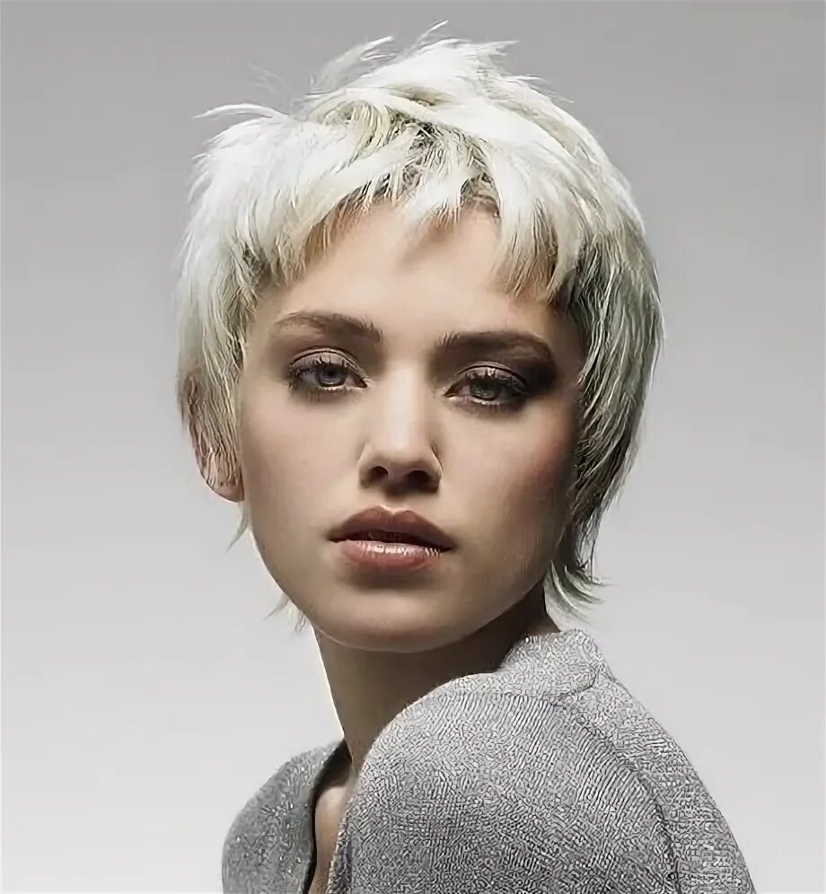 Равномерная стрижка женская на средние волосы Pfiffige kurzhaarfrisuren Short hair styles, Very short hair, Hair styles 2017