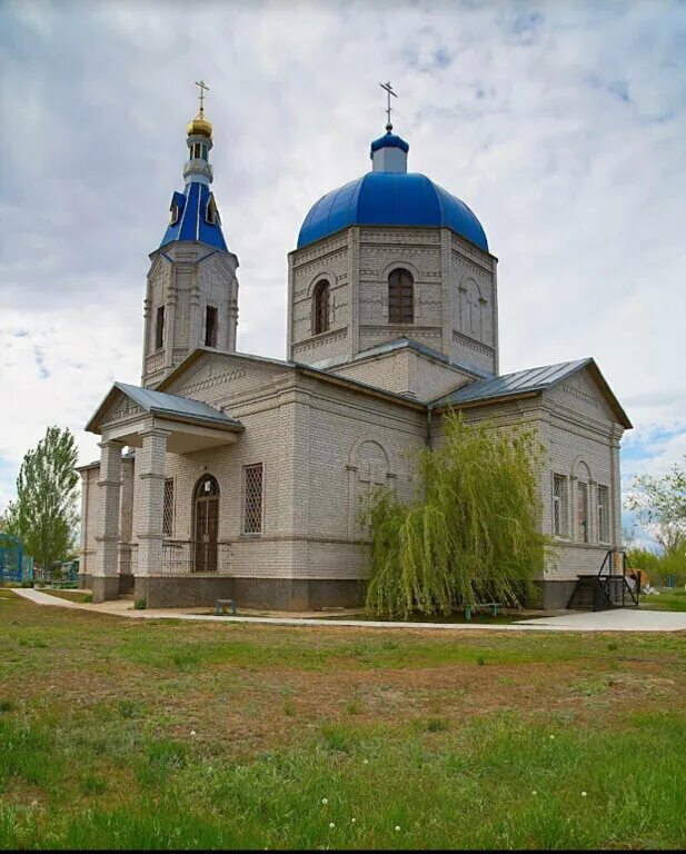 Райгород волгоградская область фото Церковь Архангела Михаила, православный храм, площадь Савенкова, 33, село Райгор