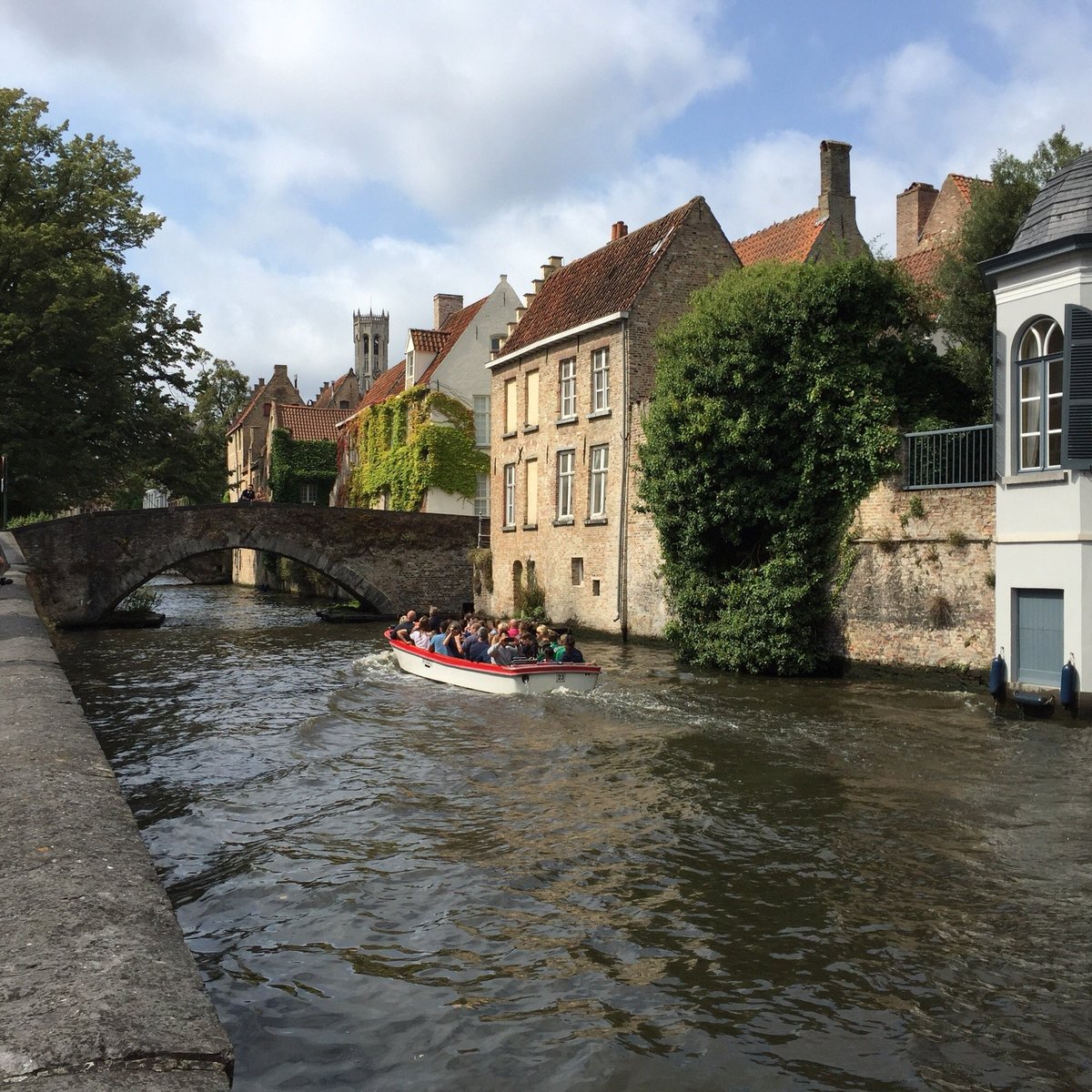 Район фото достопримечательности Youth Hostel Europa Breakfast: Pictures & Reviews - Tripadvisor