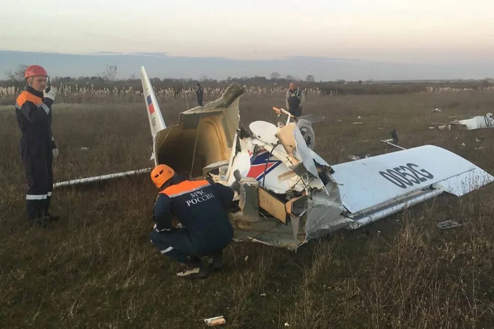 Разбился на самолете ведущий фото Пилот погиб при падении частного самолета в Северной Осетии - Российская газета