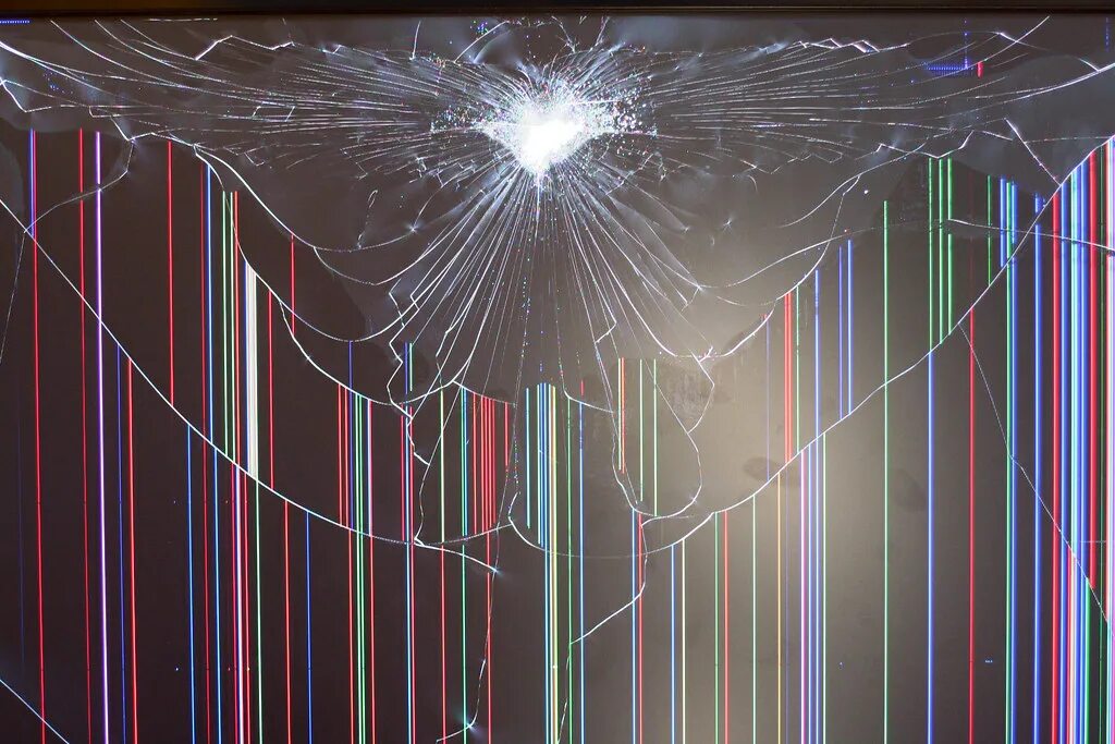 Разбит экран как подключить к компьютеру 7792 Smashed LCD screen Carl Guderian Flickr