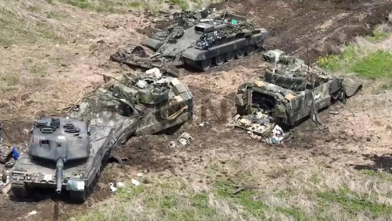 Разбитая техника всу фото As Losses Pile Up, Ukraine Needs More Tanks And Fighting Vehicles