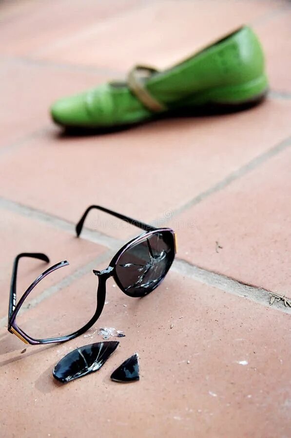 Разбитые очки фото 1,344 Broken Sunglasses Stock Photos - Free & Royalty-Free Stock Photos from Dre