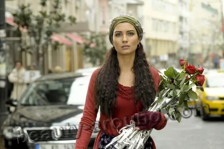 Разбивающая сердца актеры и роли фото Pin by Fariнa Iвraнiм on TuRkIsH Star tv series, Tv stars, Tuba