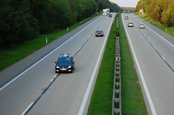 Разделительная полоса на дороге фото ❗ Из-за ДТП затруднено движение на 190-м километре федеральной автодороги Курган