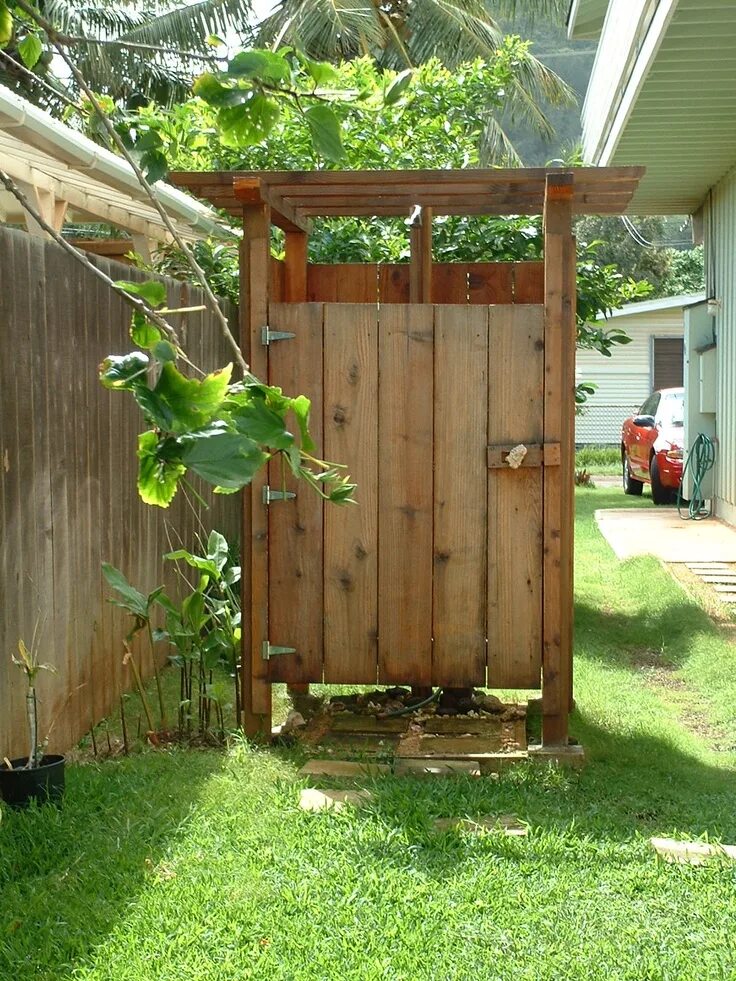 Раздевалка на даче своими руками I've always wanted an outdoor shower, someday... Outdoor, Outdoor bathrooms, Out