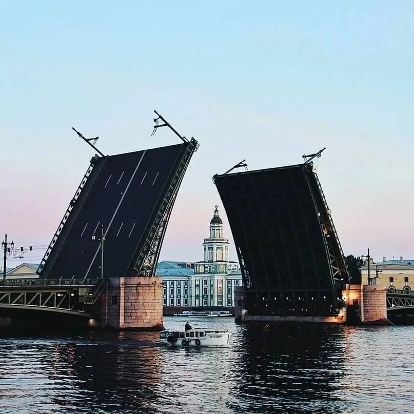 Раздвижной мост в санкт петербурге фото А вы знаете, сколько мостов в Петербурге? Петр I мечтал превратить Санкт-Петербу