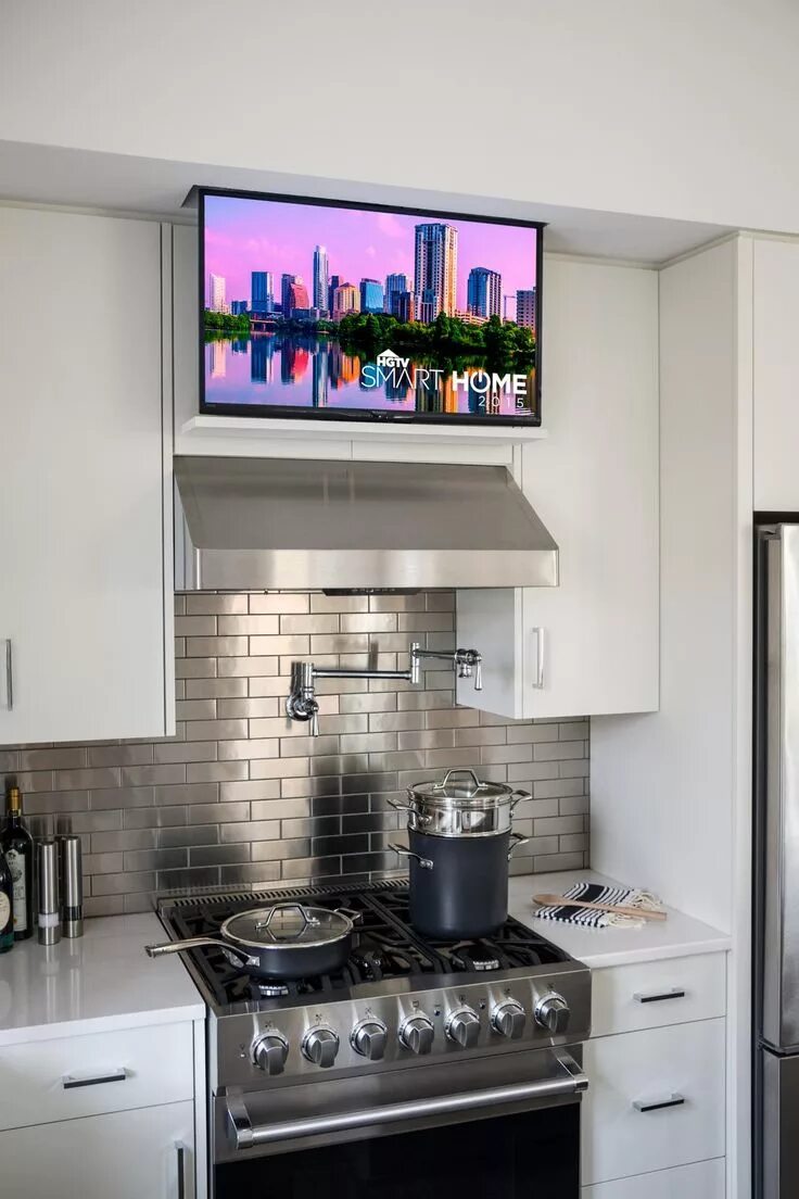 Размещение телевизора на кухне фото Smart TV in Kitchen Tv in kitchen, Small kitchen tv, Smart kitchen