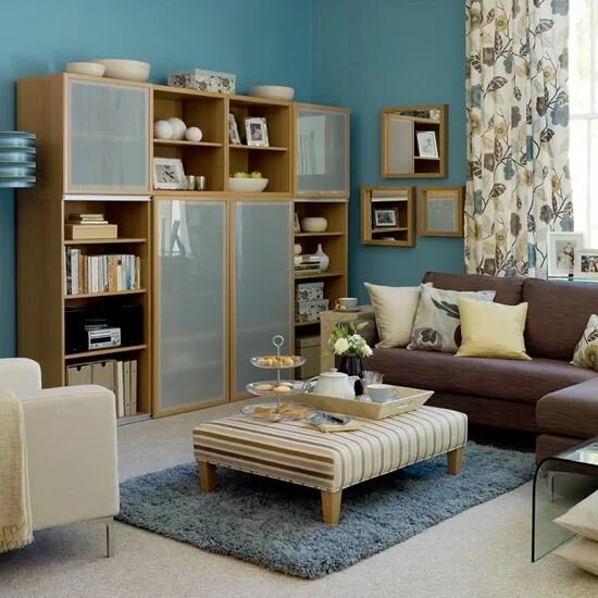 Разная мебель в интерьере гостиной A multi-functional space housetohome.co.uk Brown living room decor, Brown living