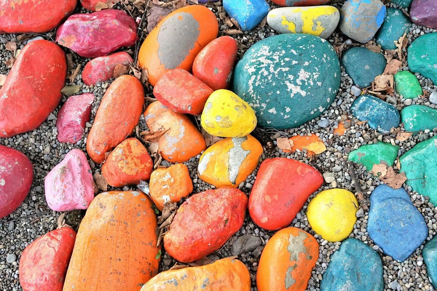 Разноцветные камни фото Colorful pebbles on the beach 1310376 Stock Photo at Vecteezy