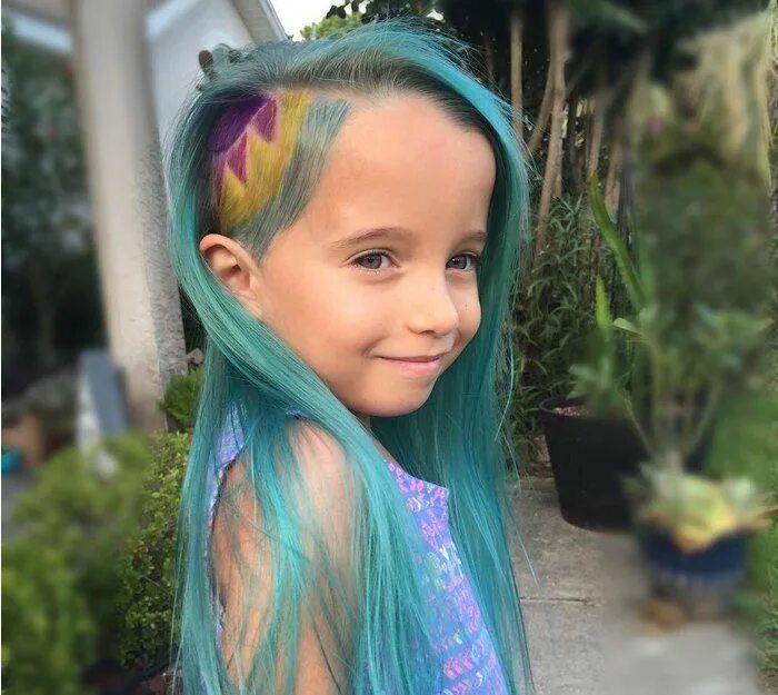 Разноцветные прически для девочек Image result for little lyra’s unicorn Cabelo raspado, Cabelo multicolorido, Pen