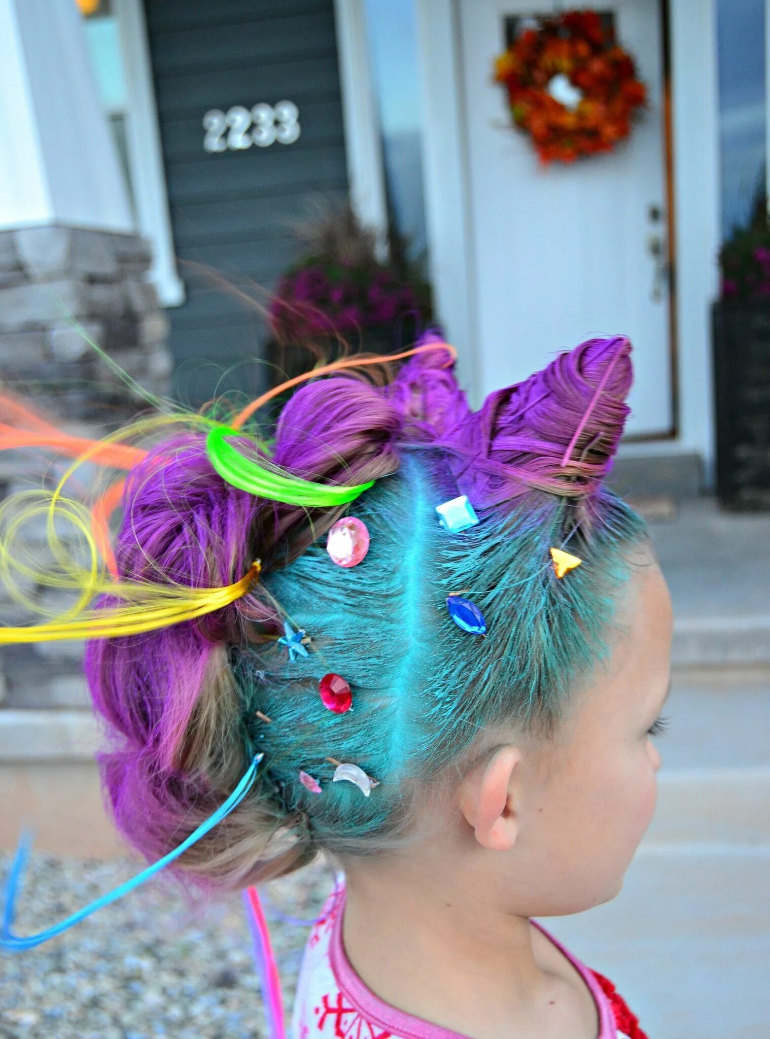 Разноцветные прически для девочек Crazy Hair Day Idea, Dragon Hair for Girls - Lou Lou Girls Crazy hair days, Craz