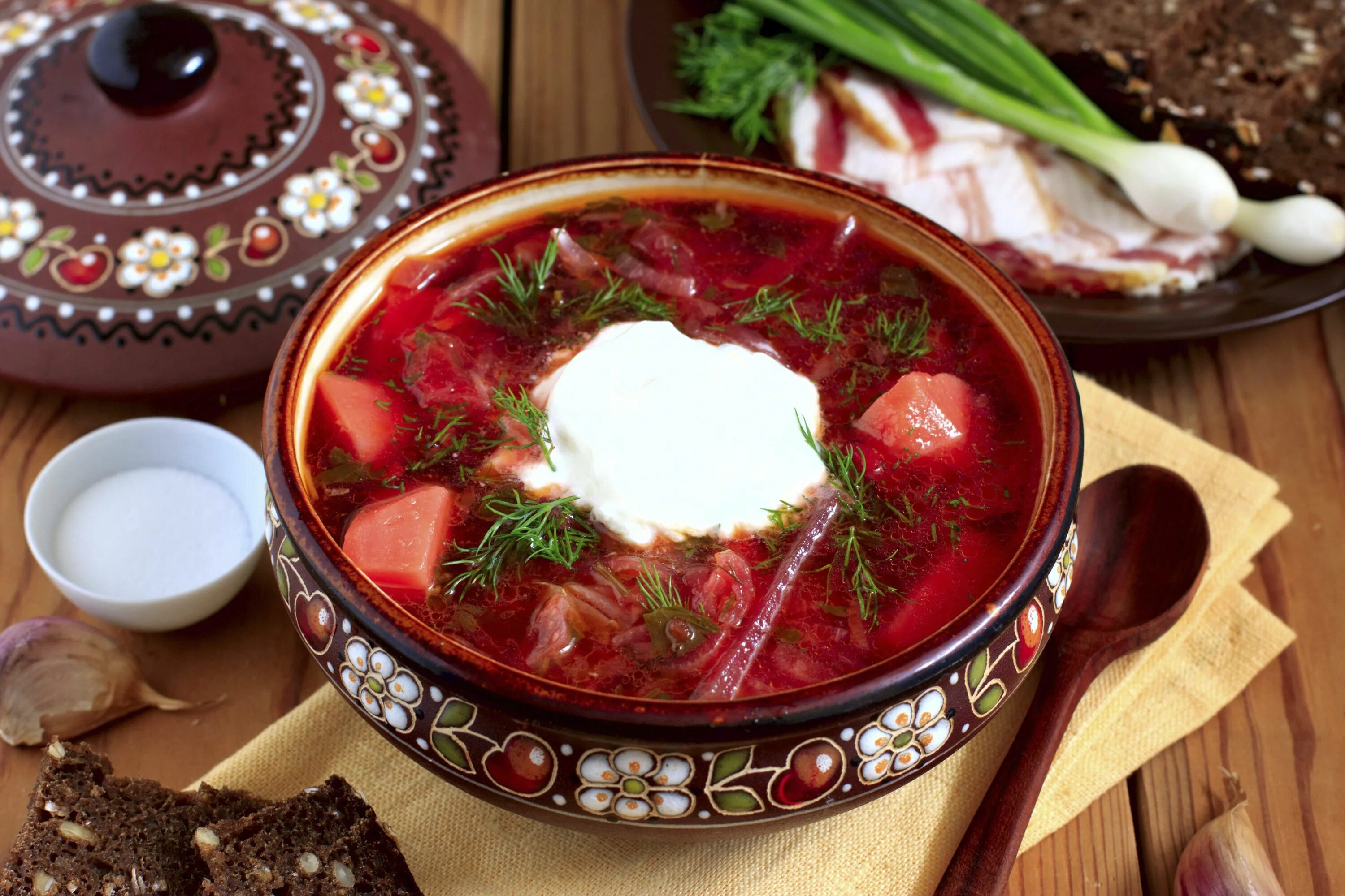 Разновидность супов русской кухни рецепты с фото Recette - Borchtch à la russe en vidéo Рецепт Украинские рецепты, Идеи для блюд,