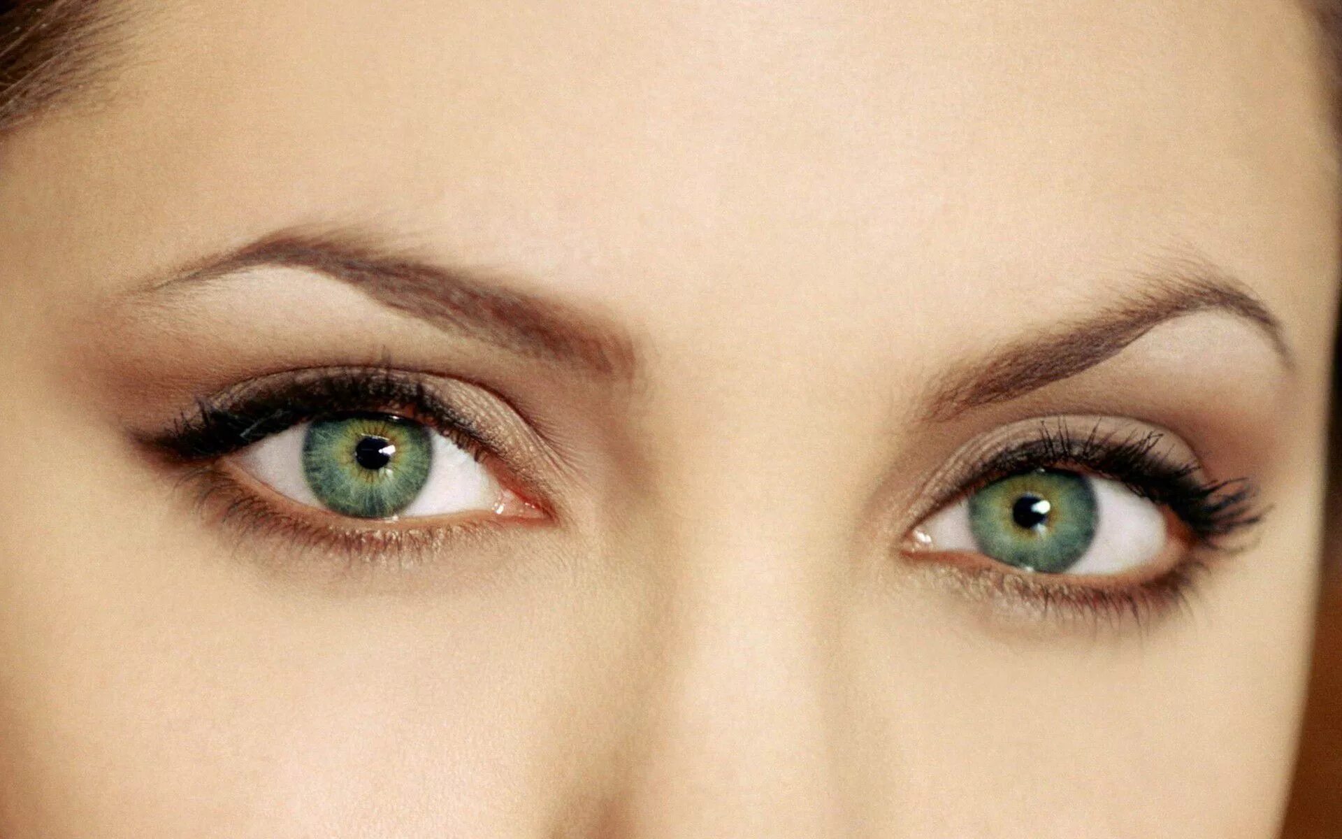 Разновидность зеленых глаз фото mila kunis eyes Green eyes, Makeup for green eyes, Makeup tips