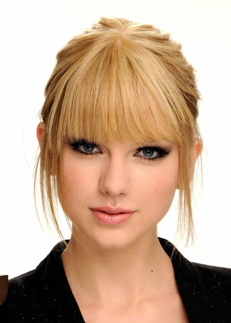 Разновидности челки фото Taylor Swift - pretty bangs and long lashes Taylor swift bangs, Taylor swift pho