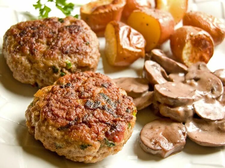 Разновидности котлет названия с фото Frikadellen; German Fried Meat Patties and Creamed Mushrooms