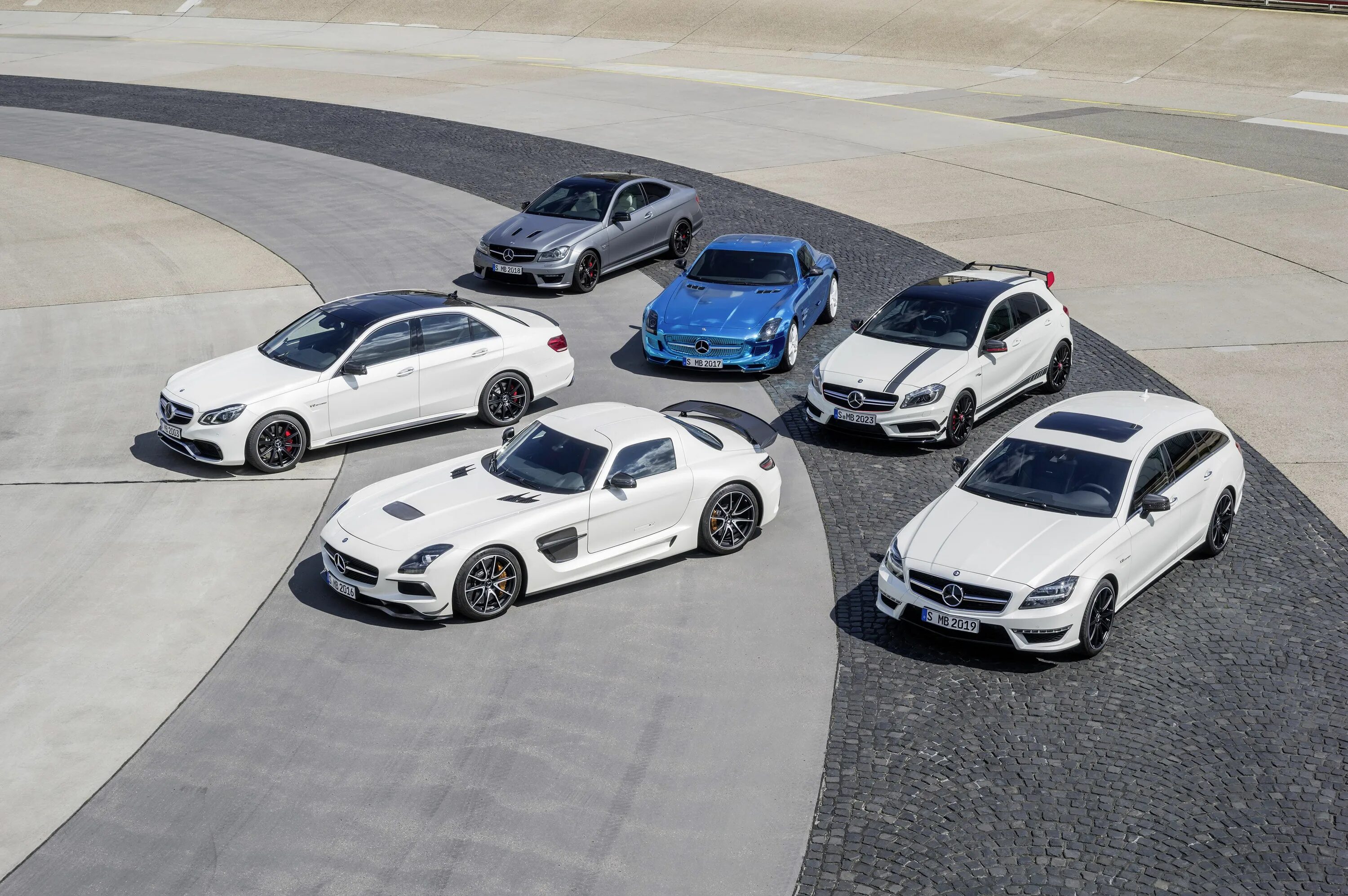 Разновидности мерседесов фото Six of in total 18 AMG models witnessing the premieres at Mercedes-Benz dealersh