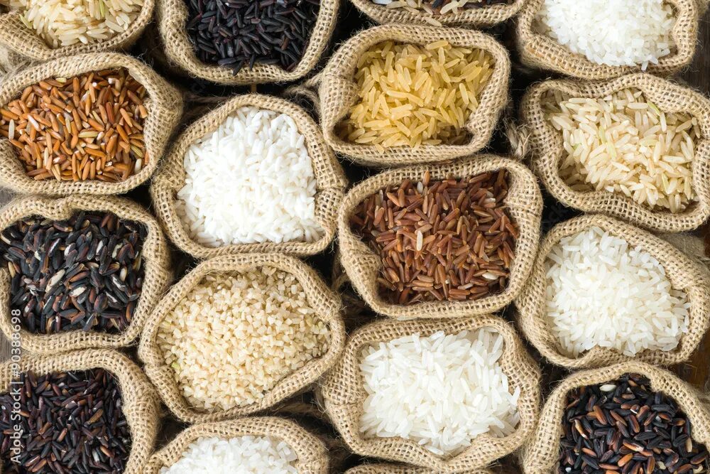 Разновидности риса фото Top view Thai's rice collection in burlap bag фотография Stock Adobe Stock