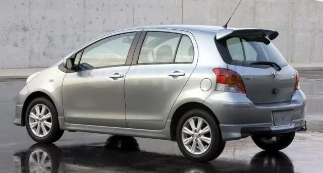 Разновидности тойот фото Toyota Yaris, 2008 в Краснодаре