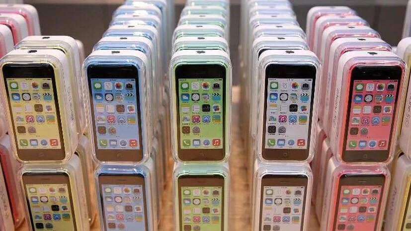 Разные айфоны фото Apple сокращает производство iPhone 5C из-за низкого спроса - РТ на русском