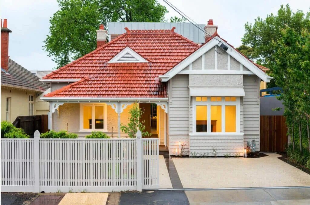 Разные крыши домов фото Виды крыш для частного дома: формы, конструкции, фото Terracotta roof house, Red